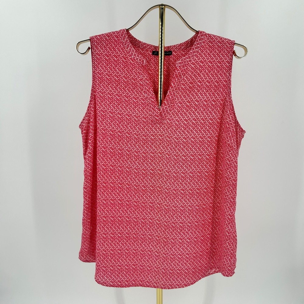 Adrianna Papell Red White Geometric Diamond Print Sleeveless V-Neck Blouse L